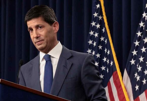 Kevin Warsh to stick with lean Fed messaging despite market backlash
